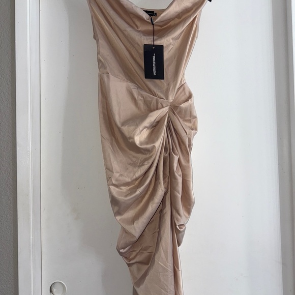 PrettyLittleThing Asymmetrical Off-Shoulder Dress in Cream - Picture 4 of 8